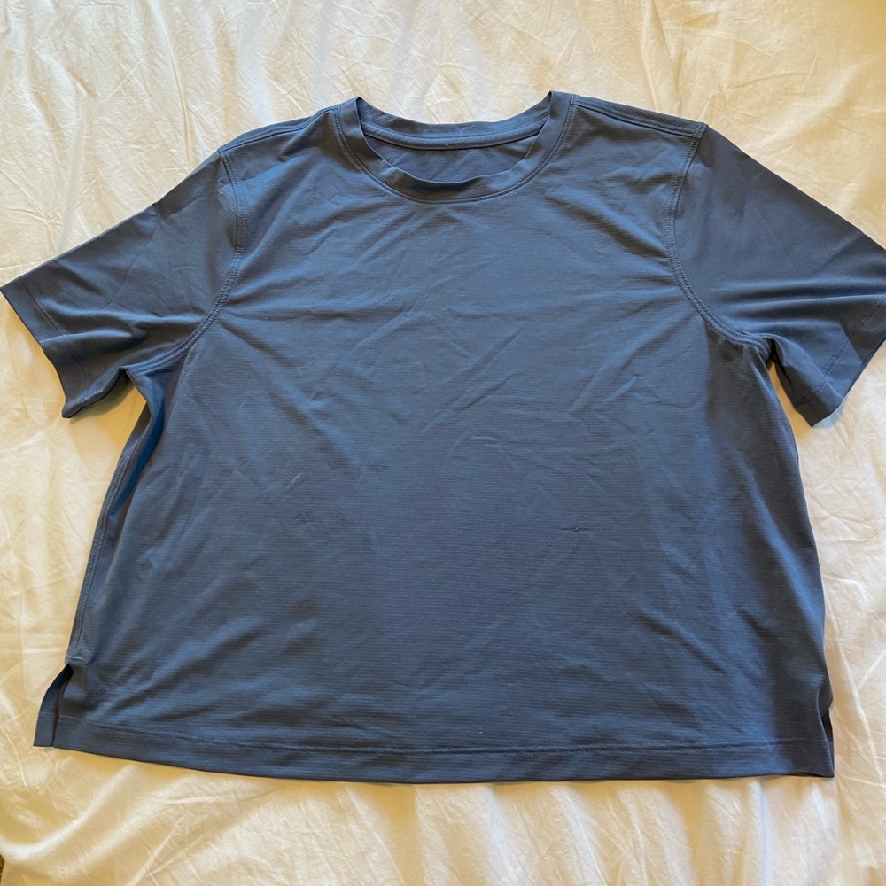 Lululemon women’s short sleeve t-shirt